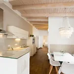 Sailorlodge - Versteck Am Strom * Rostock
